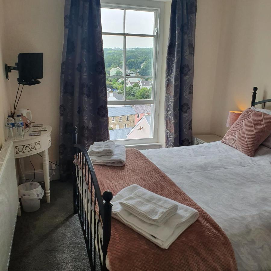 Pendyffryn Manor Bed & Breakfast Little Haven Екстериор снимка