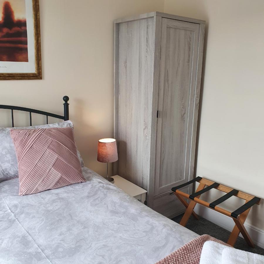 Pendyffryn Manor Bed & Breakfast Little Haven Екстериор снимка