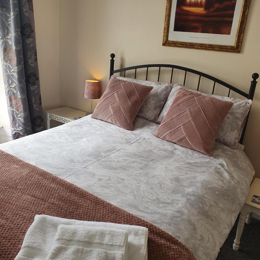 Pendyffryn Manor Bed & Breakfast Little Haven Екстериор снимка
