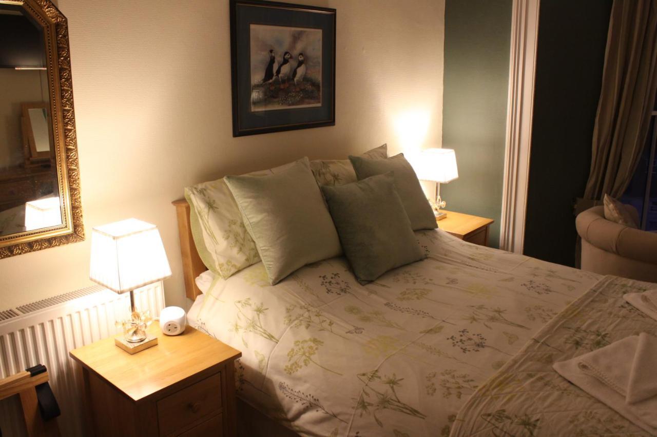 Pendyffryn Manor Bed & Breakfast Little Haven Екстериор снимка