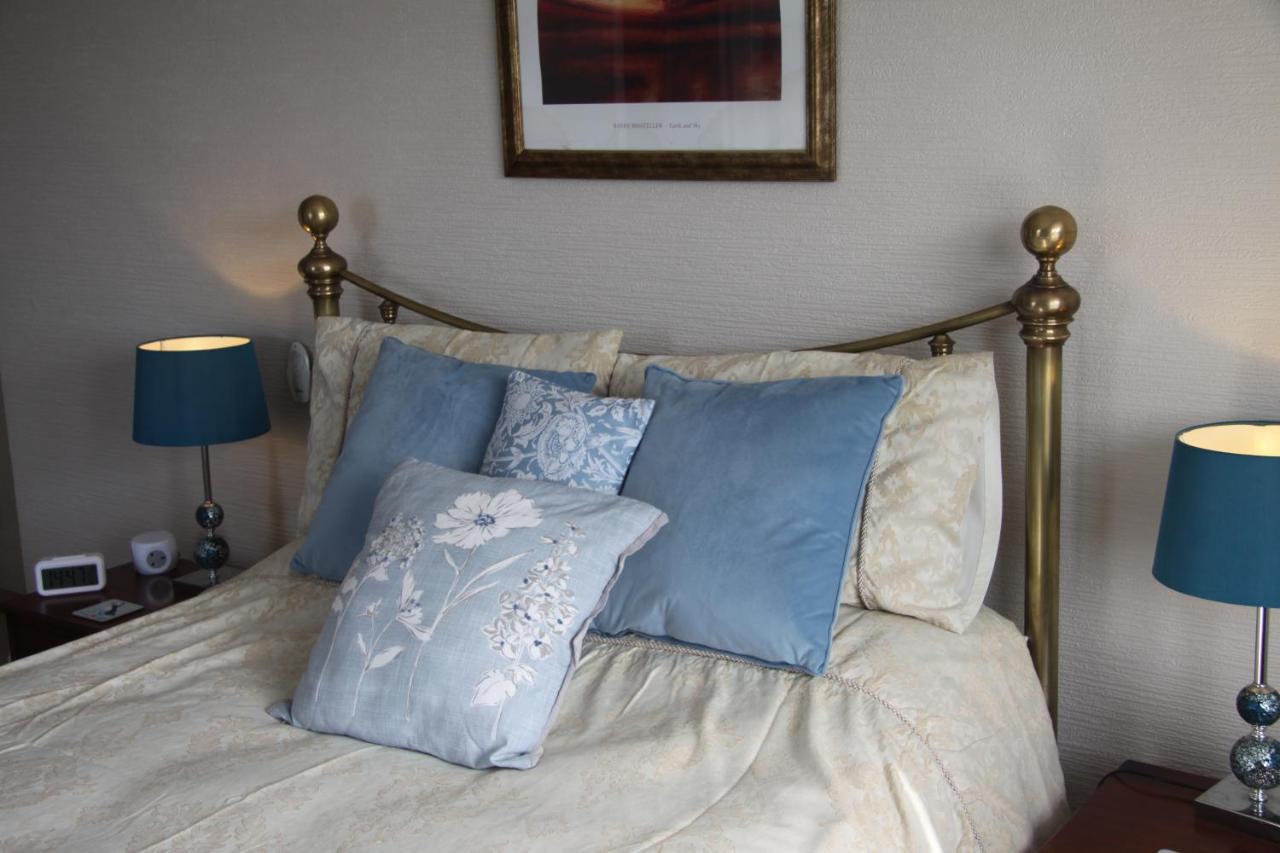 Pendyffryn Manor Bed & Breakfast Little Haven Екстериор снимка
