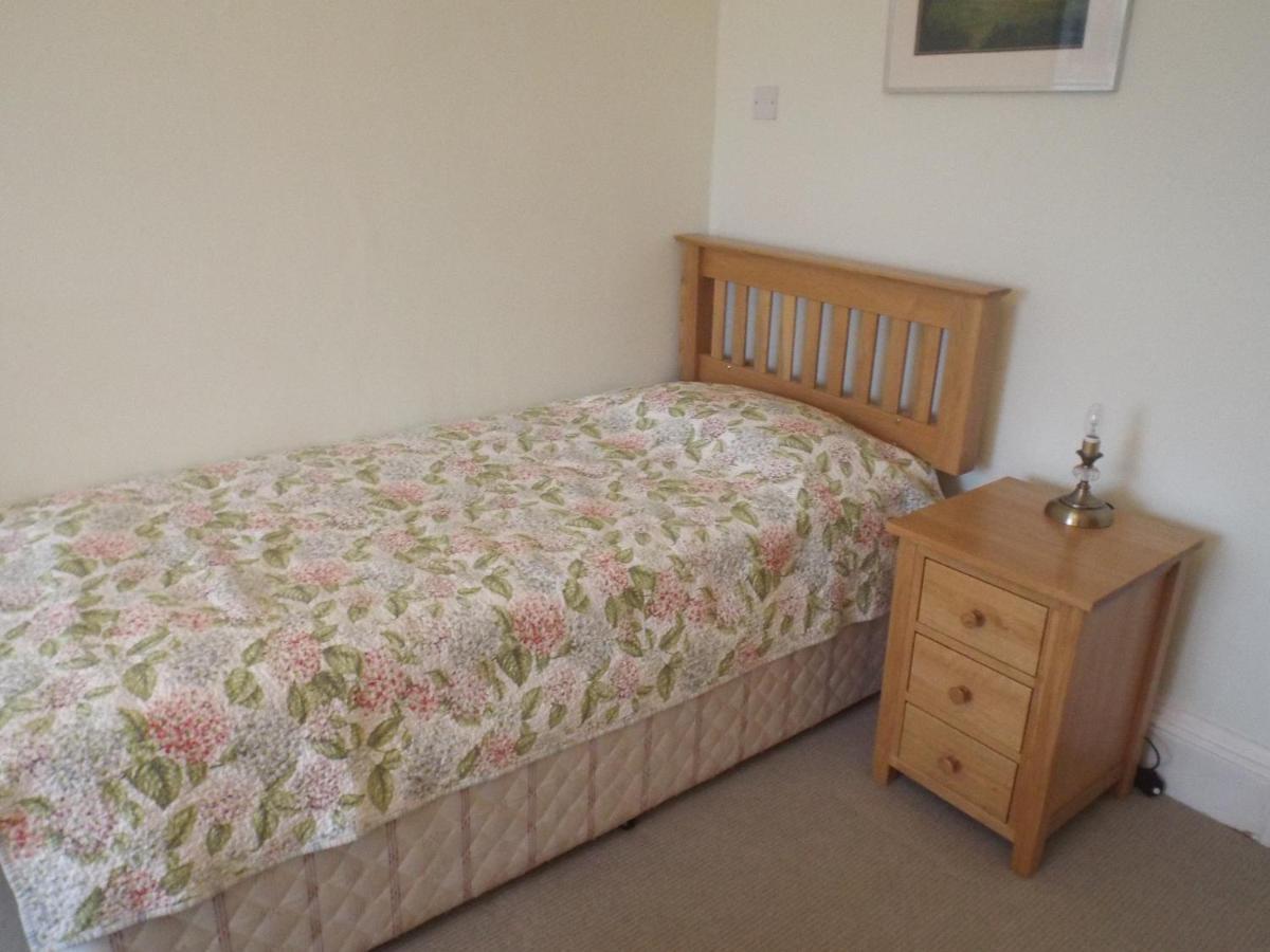 Pendyffryn Manor Bed & Breakfast Little Haven Екстериор снимка