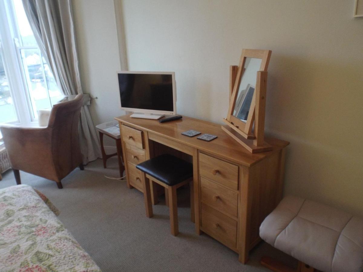 Pendyffryn Manor Bed & Breakfast Little Haven Екстериор снимка