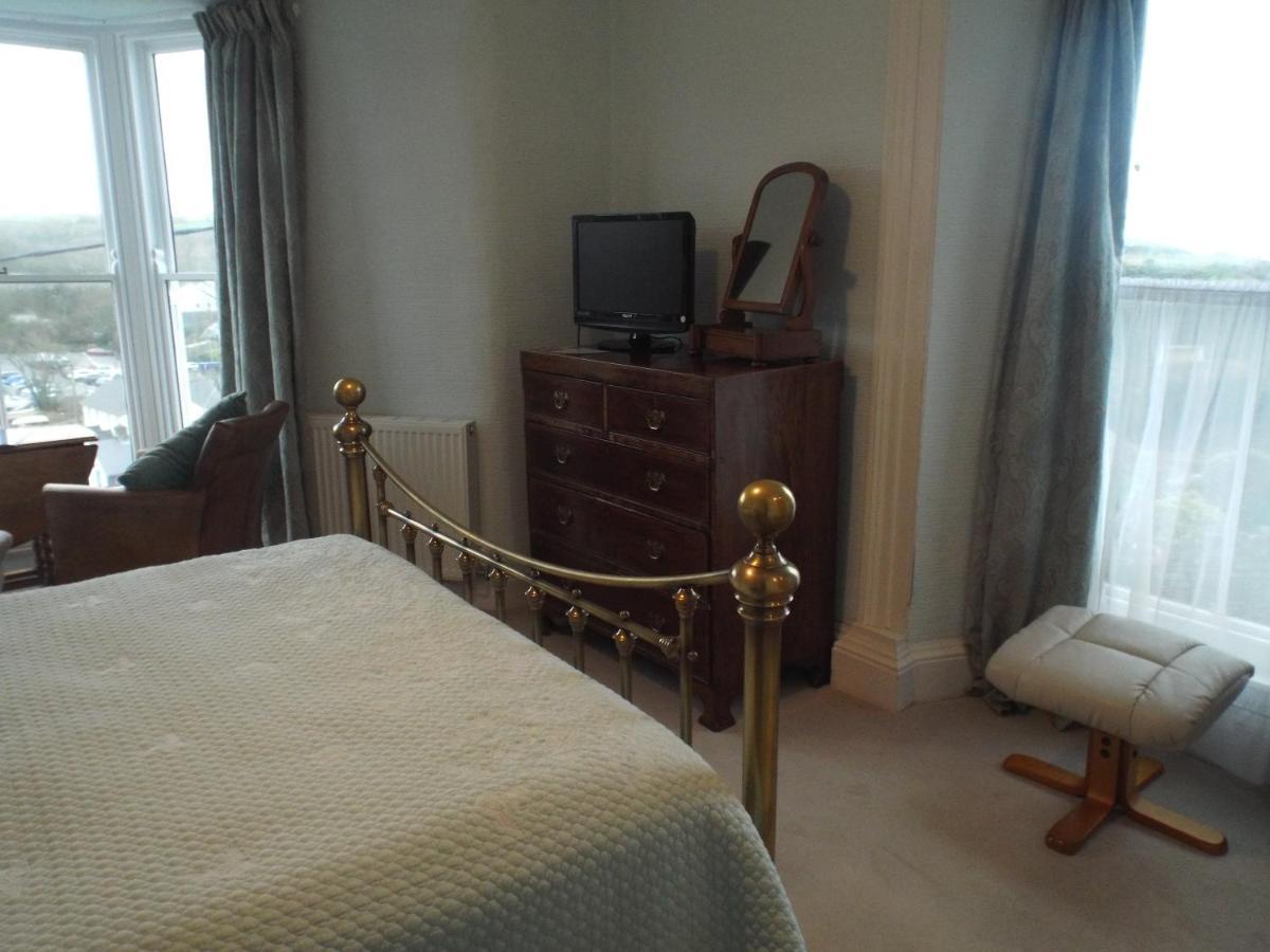 Pendyffryn Manor Bed & Breakfast Little Haven Екстериор снимка