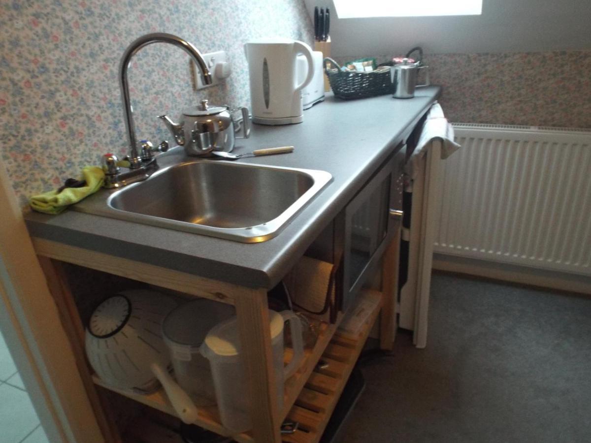 Pendyffryn Manor Bed & Breakfast Little Haven Екстериор снимка