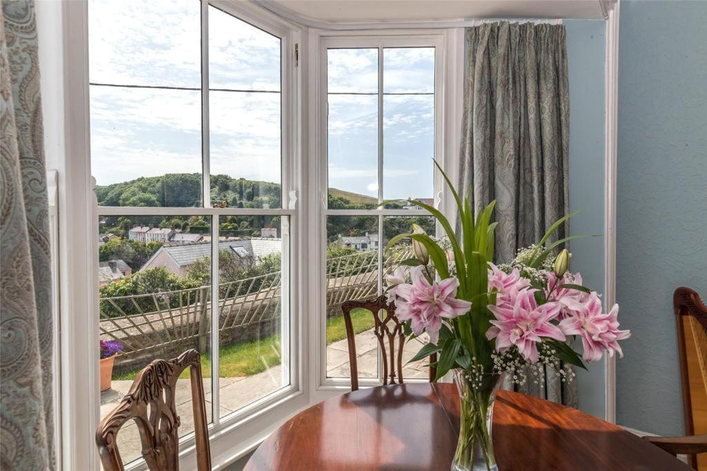 Pendyffryn Manor Bed & Breakfast Little Haven Екстериор снимка