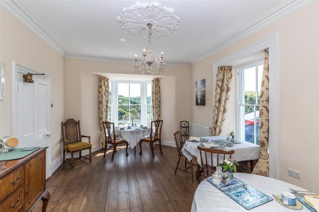 Pendyffryn Manor Bed & Breakfast Little Haven Екстериор снимка